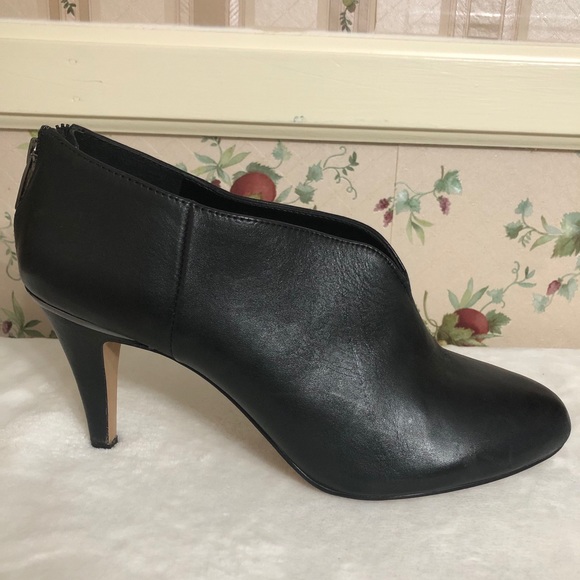 vince camuto vyammi bootie